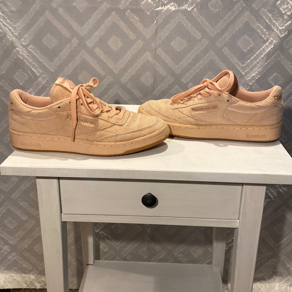 Pinkish suede Reebok